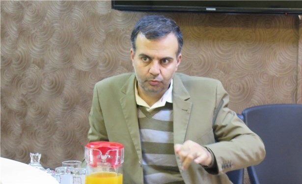 دولت یارانه 300 و 400 هزار تومانی را قطع کند
