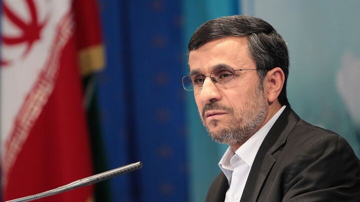 اعطای دکترا به احمدی نژاد