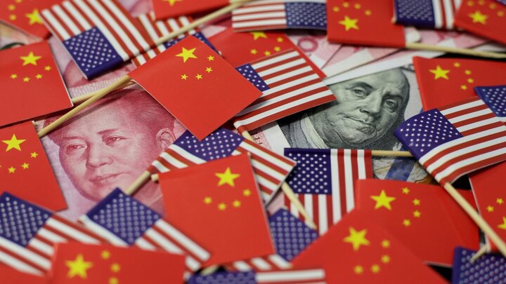 چین زیر پای دلار را خالی می کند