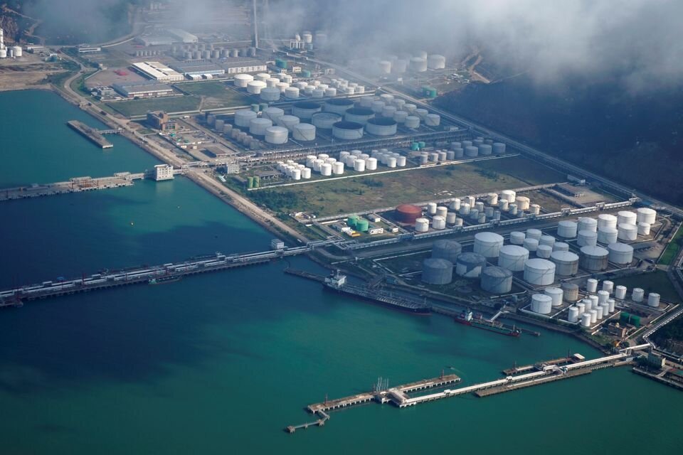 چین در ماه دسامبر ۲۶۰ هزار تُن نفت از ایران وارد کرده است