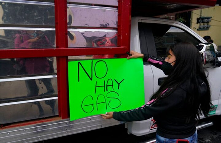 مکزیک؛ بنزین مفت به آمریکایی ها نمی دهیم