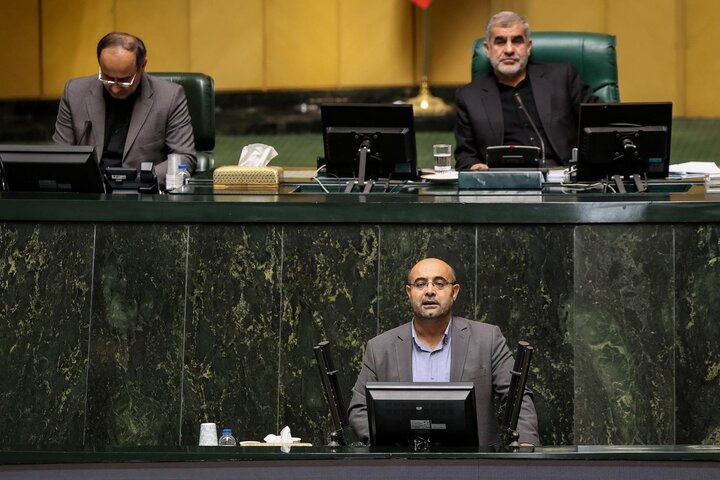 بخشنامه وزارت صمت برای واردات، نظر رهبر انقلاب را تامین نمی کند بخشنامه وزارت صمت برای واردات، نظر رهبر انقلاب را تامین نمی کند