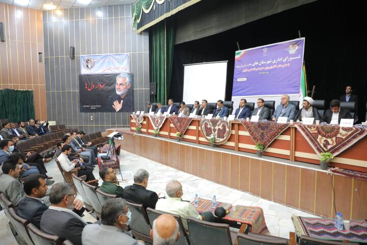 بعضی بانکها مانع رشد و توسعه هستند/ مسیر اقتصادی کشور، روشن است بعضی بانکها مانع رشد و توسعه هستند/ مسیر اقتصادی کشور، روشن است