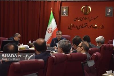 در برخورد با مفسدین اقتصادی و اداری با کسی تعارف نداریم در برخورد با مفسدین اقتصادی و اداری با کسی تعارف نداریم