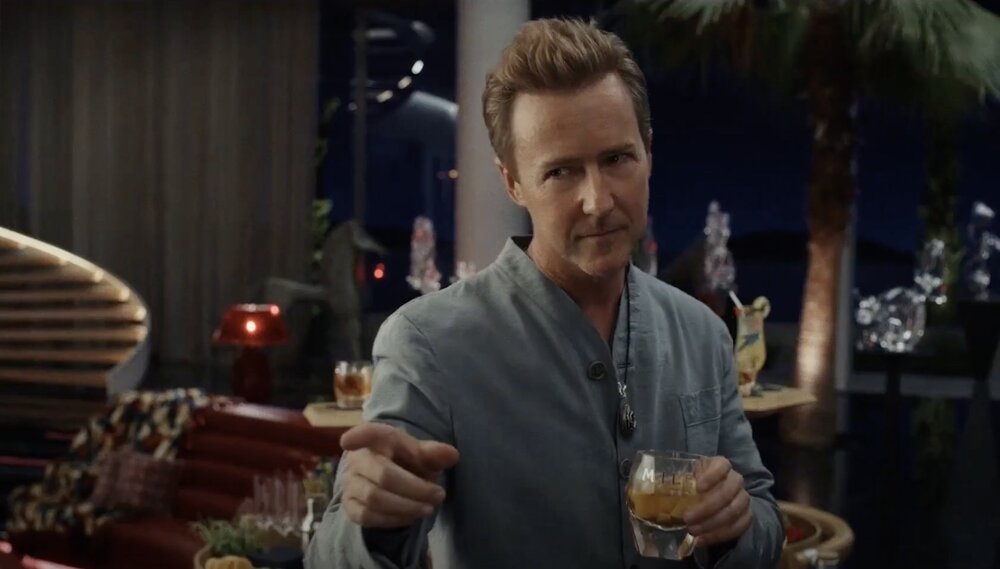 تحقیر یک میلیاردر کلاهبردار