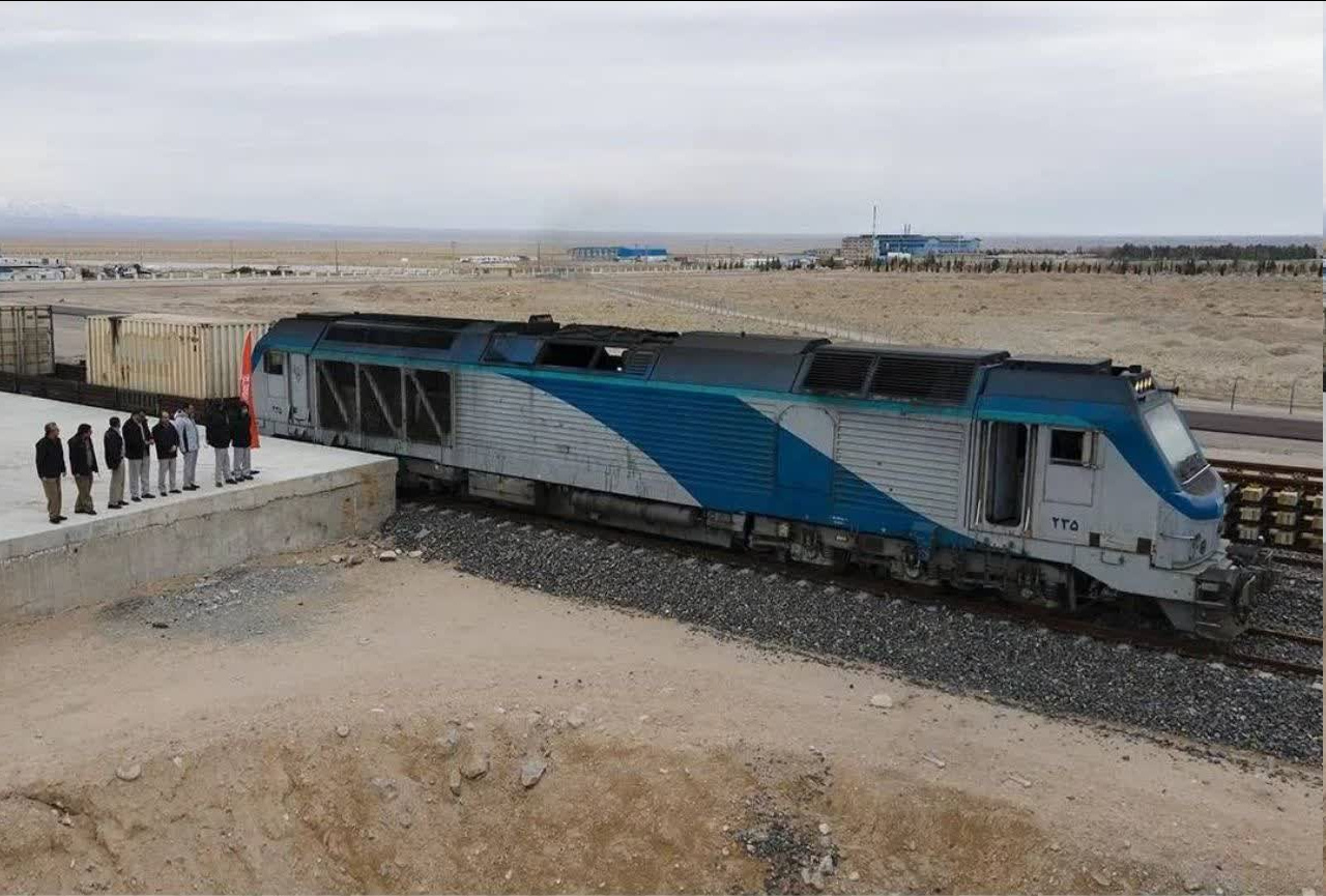 اتصال کارخانه ذوب مس خاتون آباد شهربابک به شبکه ی ریلی کشور