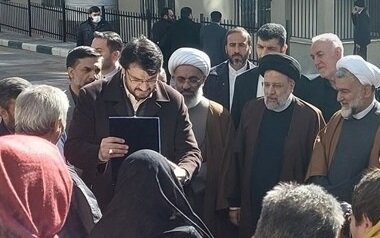 رئیسی واحدهای مسکنی که احمدی نژاد ساخت را تحویل داد