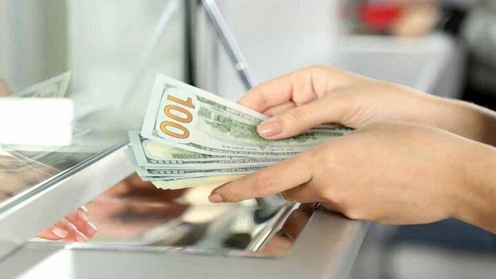دریافت وجه برای افتتاح حساب ارزی تخلف است/ منع قانونی پرداخت ریالی به مشتری دریافت وجه برای افتتاح حساب ارزی تخلف است/ منع قانونی پرداخت ریالی به مشتری