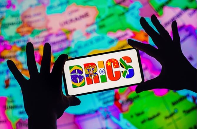 یک گام مهم دیگر برای دلارزدایی