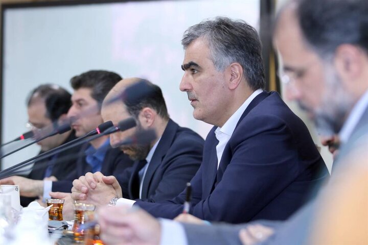 سیاست راهبردی بانک مرکزی ایران قطع رابطه با دلار در مبادلات ارزی و تجاری است سیاست راهبردی بانک مرکزی ایران قطع رابطه با دلار در مبادلات ارزی و تجاری است