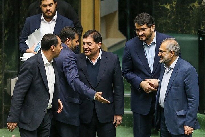 از دلار 28500 تومانی چه خبر؟ تاریخ رانت و فساد تکرار می شود! از دلار 28500 تومانی چه خبر؟ تاریخ رانت و فساد تکرار می شود!