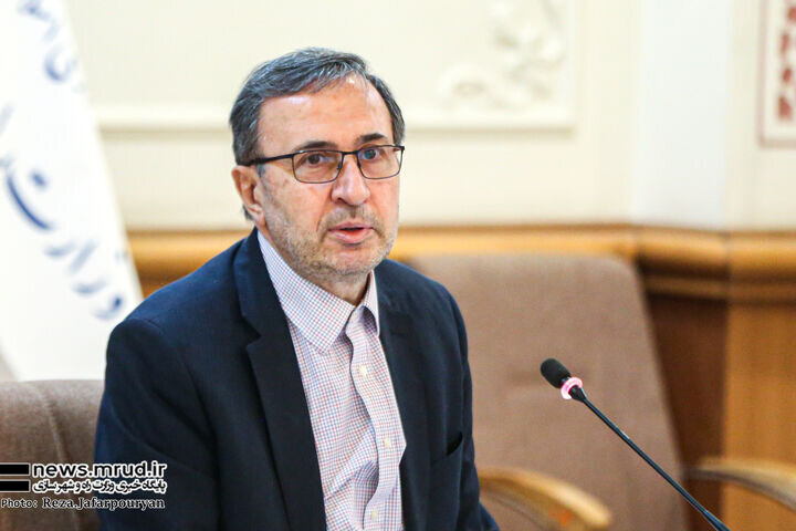 تدوین آیین‌نامه اجرایی واردات خودروهای برون‌شهری در وزارت راه و شهرسازی