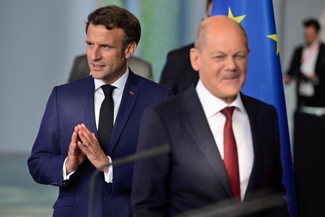 اروپا بر سر دوراهی آلمان یا فرانسه
 اروپا بر سر دوراهی آلمان یا فرانسه