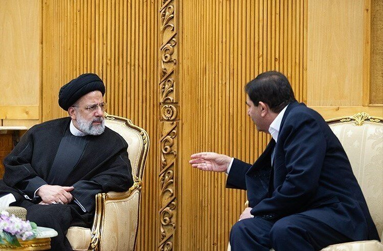 دولت از سر راه خصوصیسازی واقعی خودروسازان کنار برود