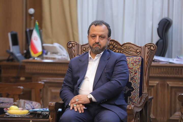 برآشفتگی از شفاف سازیهای وزیر اقتصاد/ آیا دانستن حق مردم نیست؟ برآشفتگی از شفاف سازیهای وزیر اقتصاد/ آیا دانستن حق مردم نیست؟