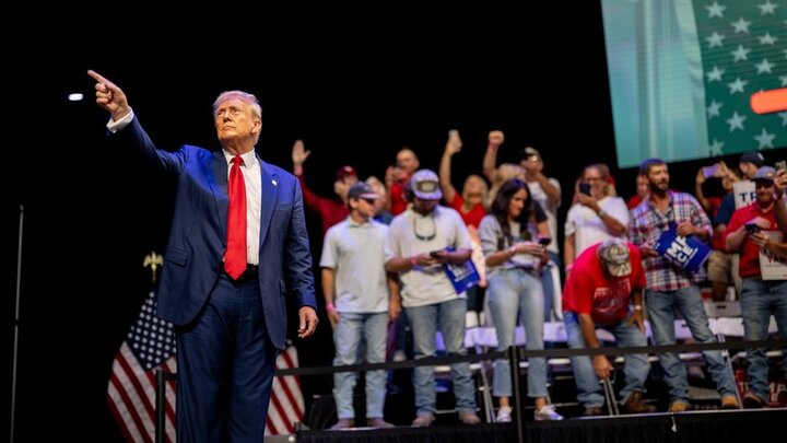 ترامپ: آمریکا باید از اوکراین خارج شود ترامپ: آمریکا باید از اوکراین خارج شود