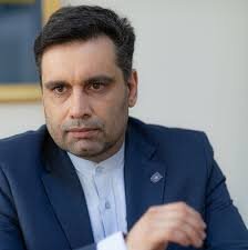 ارز ارزان دولتی دستاوردی غیر از واردات گسترده و نابودی صنایع کشور نداشته است