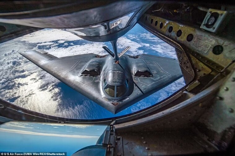 سقوط افسانه بمبافکن B-2 آمریکا در هاوایی!