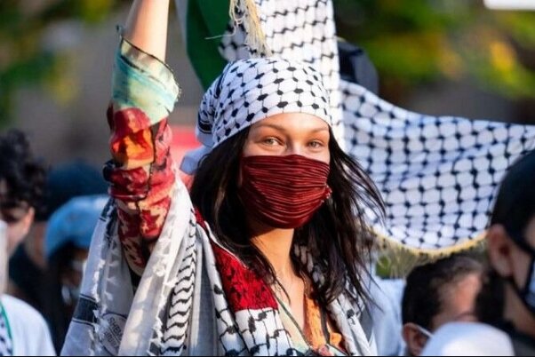 سلبریتی در خدمت باورها؛ «بلا حدید» اینفلوئنسر جنگ حامی فلسطین سلبریتی در خدمت باورها؛ «بلا حدید» اینفلوئنسر جنگ حامی فلسطین