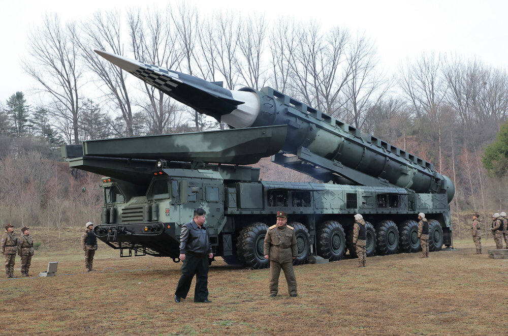 پیام رژه نظامی کره شمالی با نمایش موشکهای هستهای