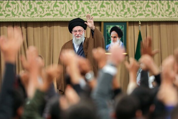 رهبر انقلاب: اختلاف جمهوری اسلامی و آمریکا ذاتی است و نه تاکتیکی/ایران قوی،تنها راه حل مشکل است