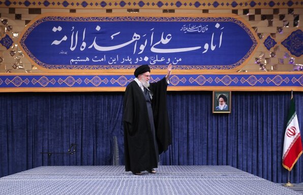 تأکید رهبری بر لزوم هوشیاری و تقویت وحدت ملی در مقابل «جنگ نرم» دشمنان
