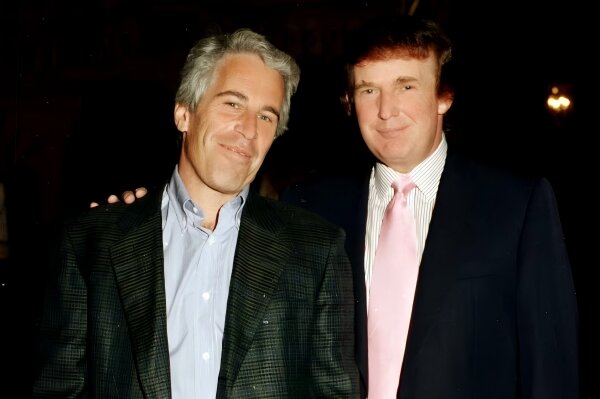 آیا ترامپ برای پرت کردن حواسها از پرونده اپستین، به ایران حمله میکند؟