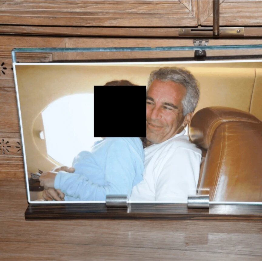 آیا ترامپ برای پرت کردن حواسها از پرونده اپستین، به ایران حمله میکند؟