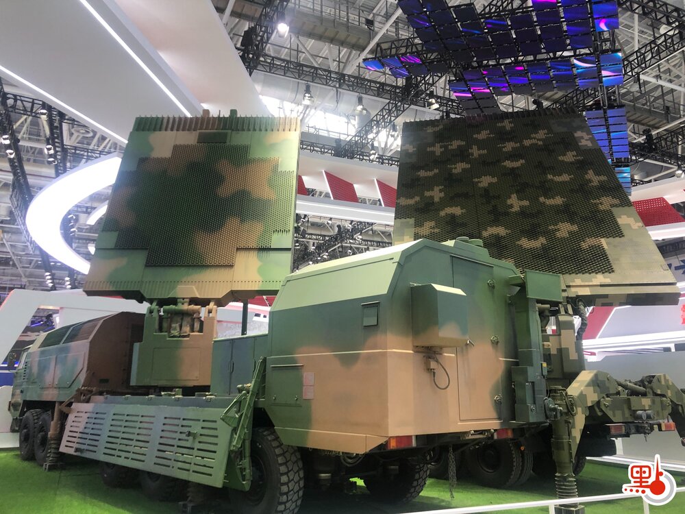 هدیه مرموز چین به ایران؛ ماکت جنگنده J‒۲۰ چه معنایی دارد؟